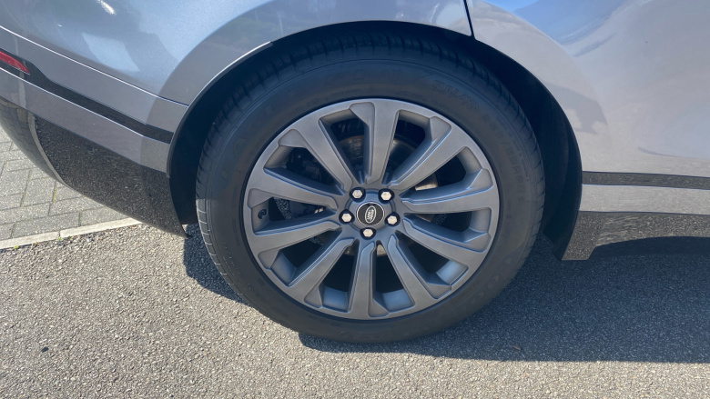 Land Rover Range Rover Velar 3.0 D300 MHEV R-Dynamic SE 5dr Auto Diesel Estate